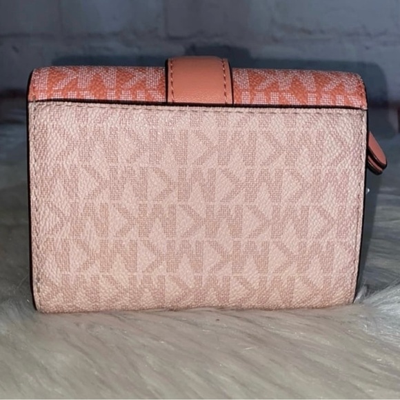 Michael Kors CARMEN 2pc Set - Picture 8 of 8